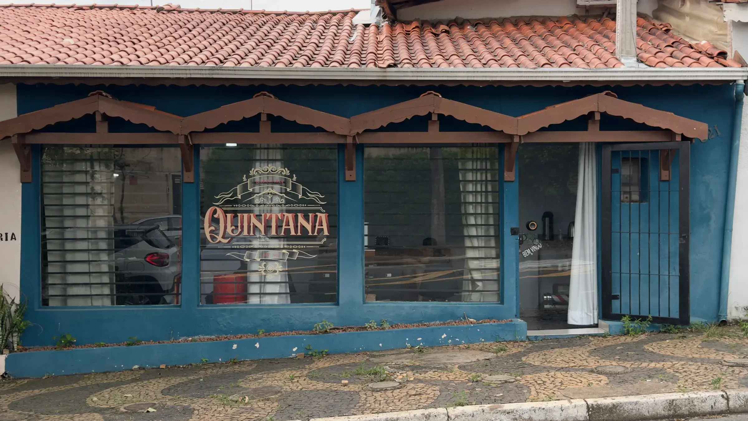 Fachada da Barbearia Quintana, no Jardim Aurélia, em Campinas